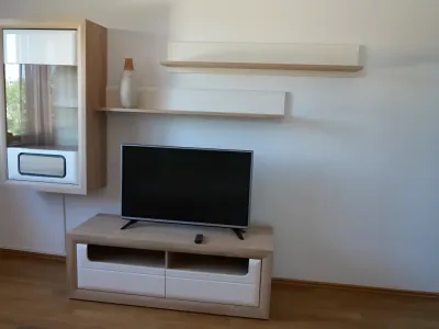 comoda tv din lemn in living inchiriere casa Sector 1 București